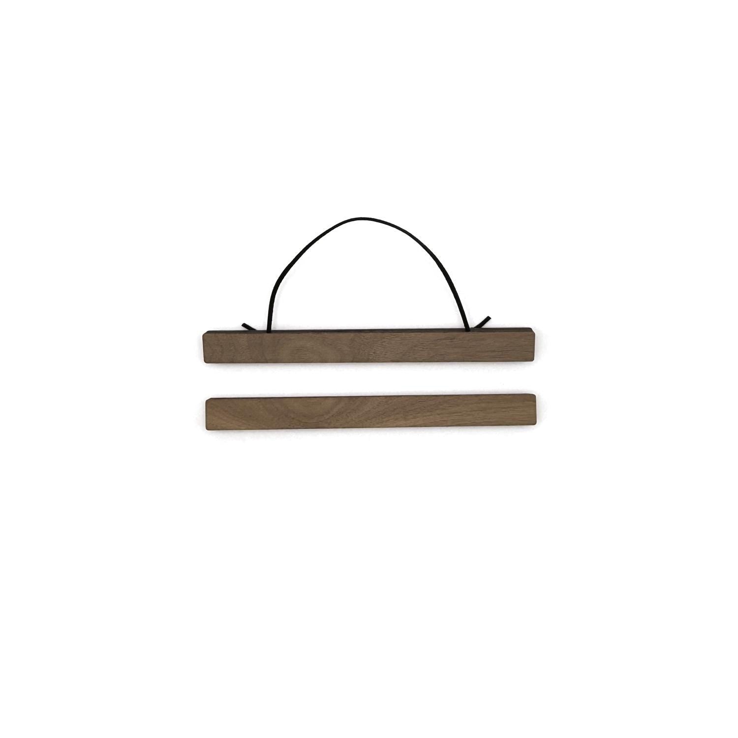 A4 Straight Walnut Magnetic Picture Hanger